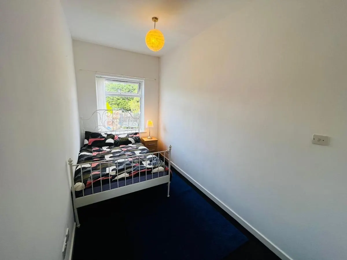 Guest house Liberty Inn Room With Sharing Toilet And Kitchen Liverpool United Kingdom