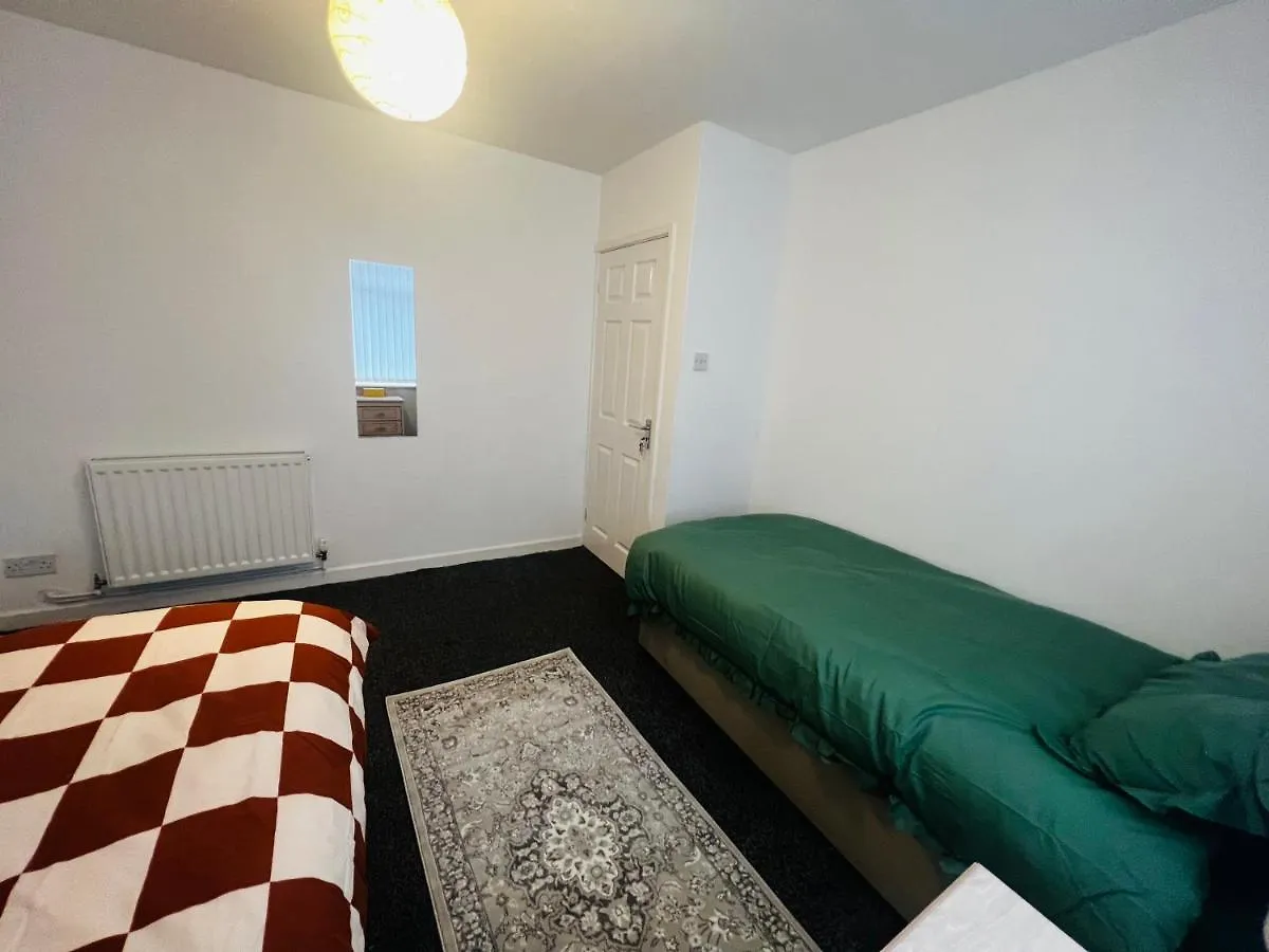 Guest house Liberty Inn Room With Sharing Toilet And Kitchen Liverpool United Kingdom