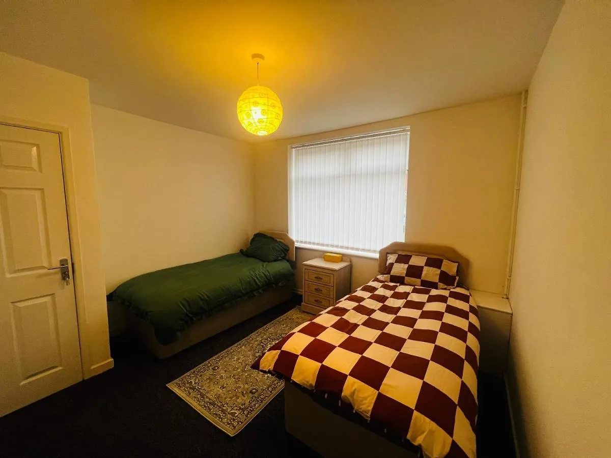 Guest house Liberty Inn Room With Sharing Toilet And Kitchen Liverpool United Kingdom