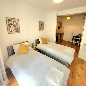leytonstone-lodge.cambridgehotelsuk.com/